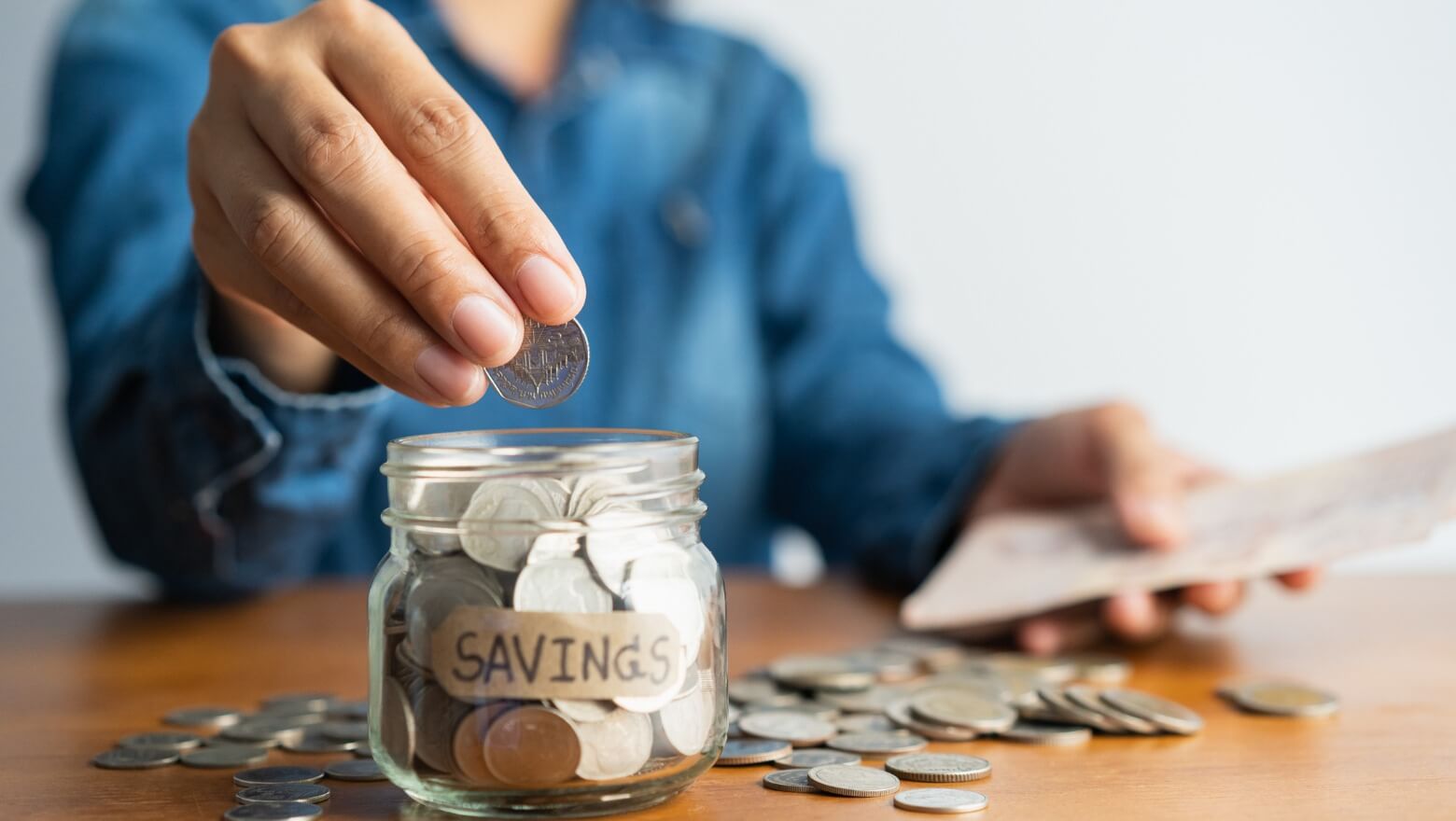 40 Easy Ways to Save Money Every Month (No Drastic Lifestyle Changes)